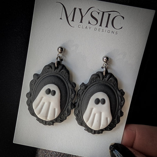 Ghostly Goth Frames